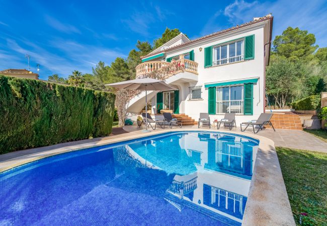 House with private pool and by the sea in Alcudia