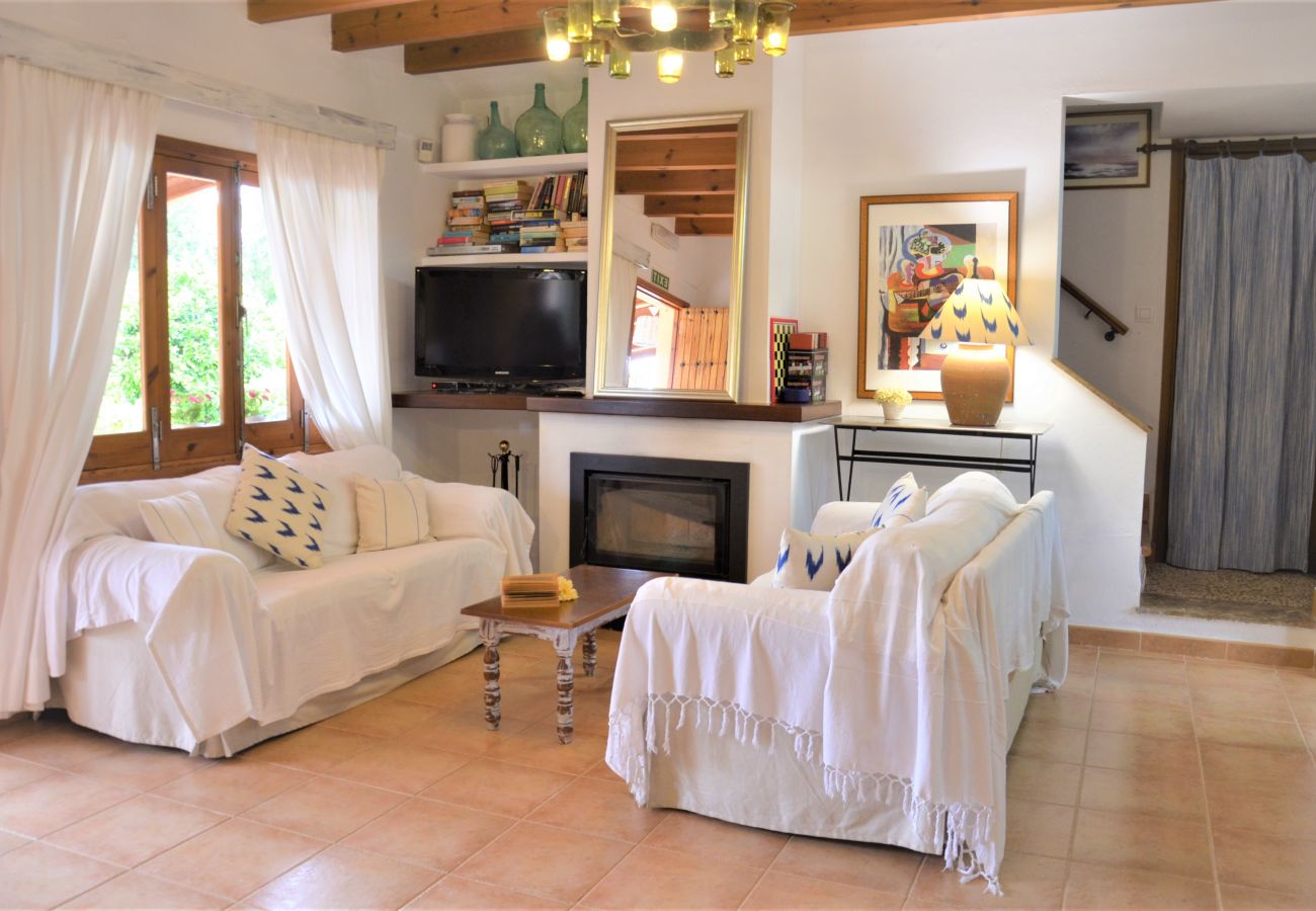 Country house in Muro - Can Rius