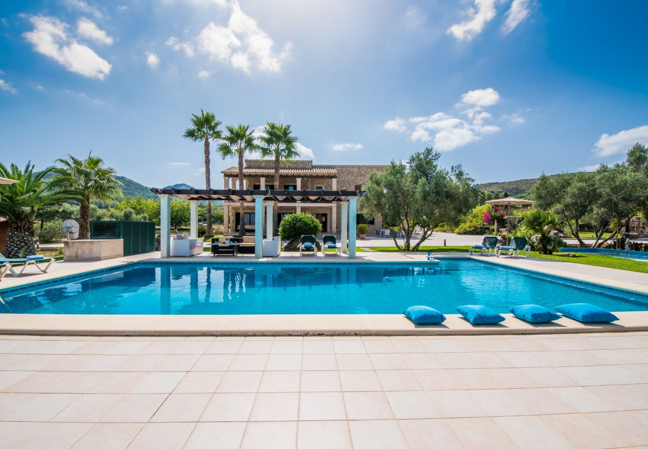 Finca with pool near Puerto de Alcudia.