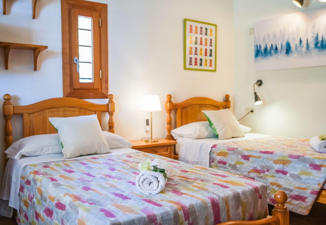Country house in Inca - Mallorquin Finca piscina CA'S SOLLERICH en Mallorca