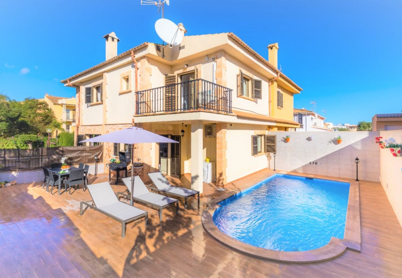 Holiday home in Mallorca near the beach and with pool 