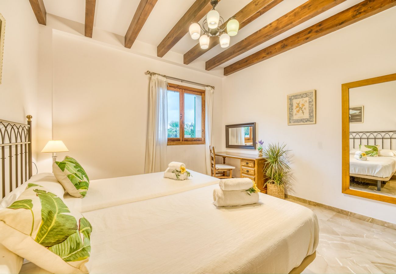 Country house in Petra - Rural finca in Mallorca El Palmeral with pool