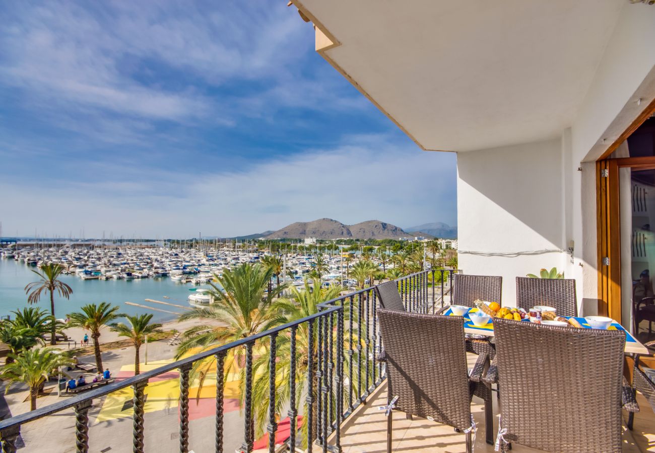 Concha holiday apartment with sea views in Puerto Alcudia Mallorca