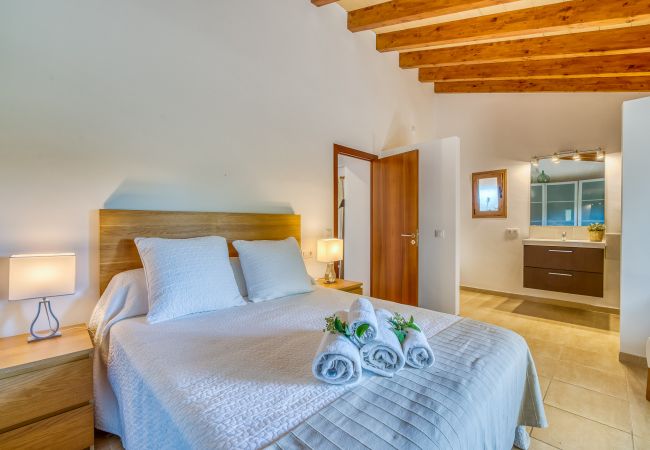 Country house in Binissalem - Finca with swimming pool Can Davero in Mallorca Country house in Binissalem - Finca with swimming pool Can Davero in Mallorca