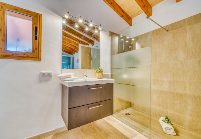 Country house in Binissalem - Finca with swimming pool Can Davero in Mallorca Country house in Binissalem - Finca with swimming pool Can Davero in Mallorca