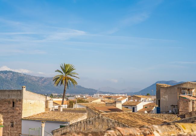 House in Sa Pobla - Design apartment Mercat 16 centrally located in Mallorca. House in Sa Pobla - Design apartment Mercat 16 centrally located in Mallorca.