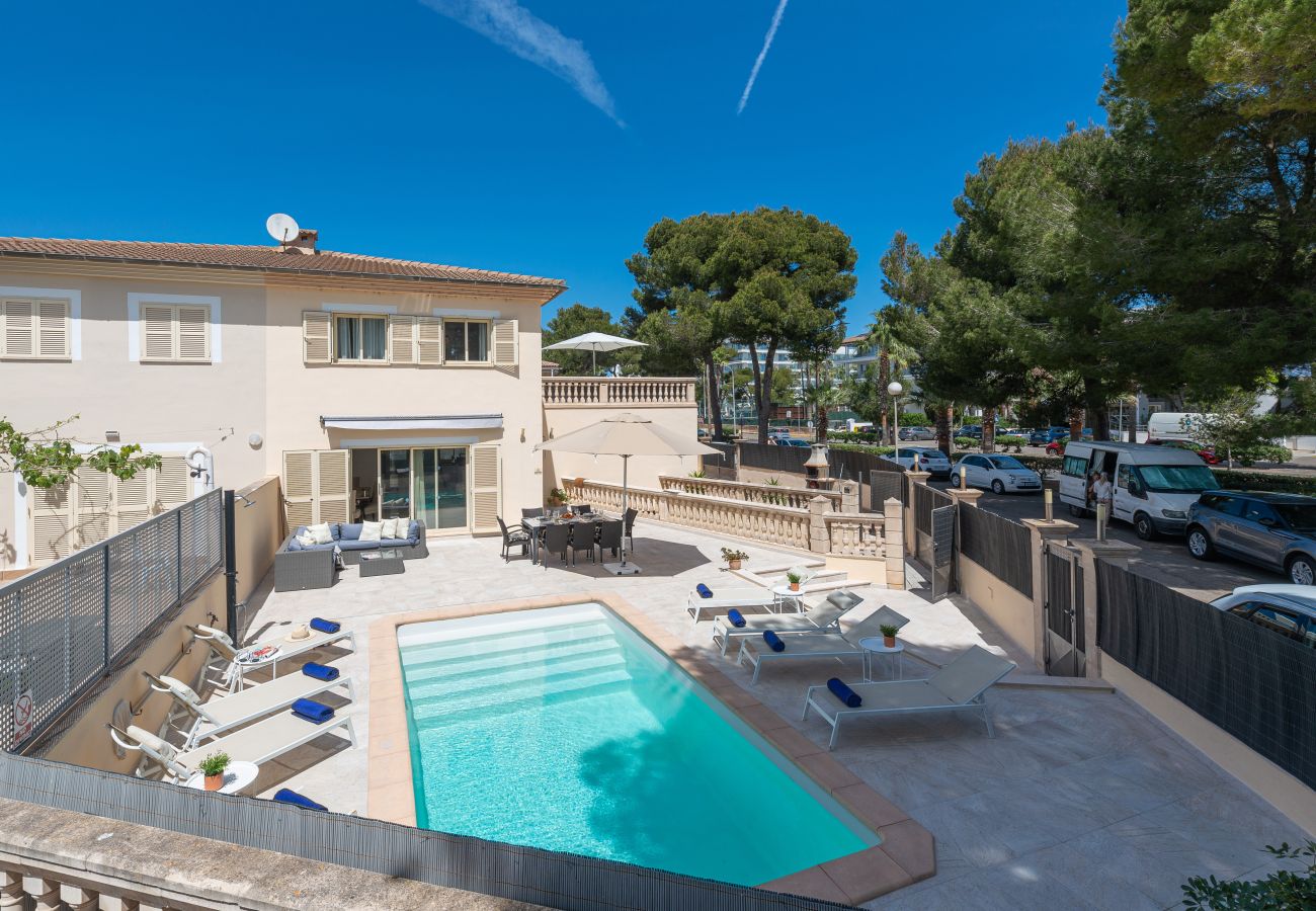 Villa Hilary: Right on the beach in Muro