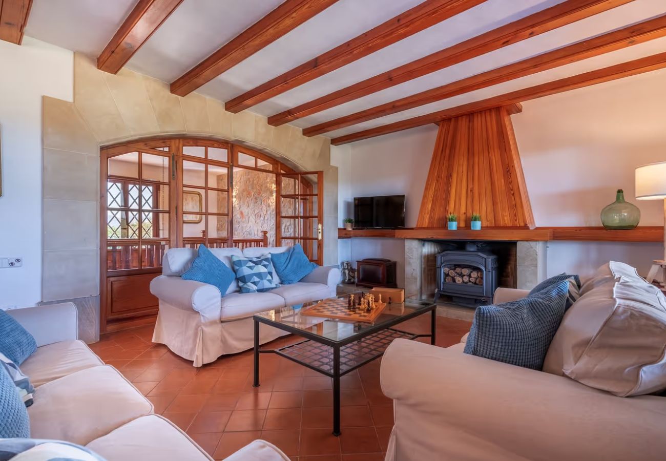 Stylish holiday accommodation in Costitx with modern living areas