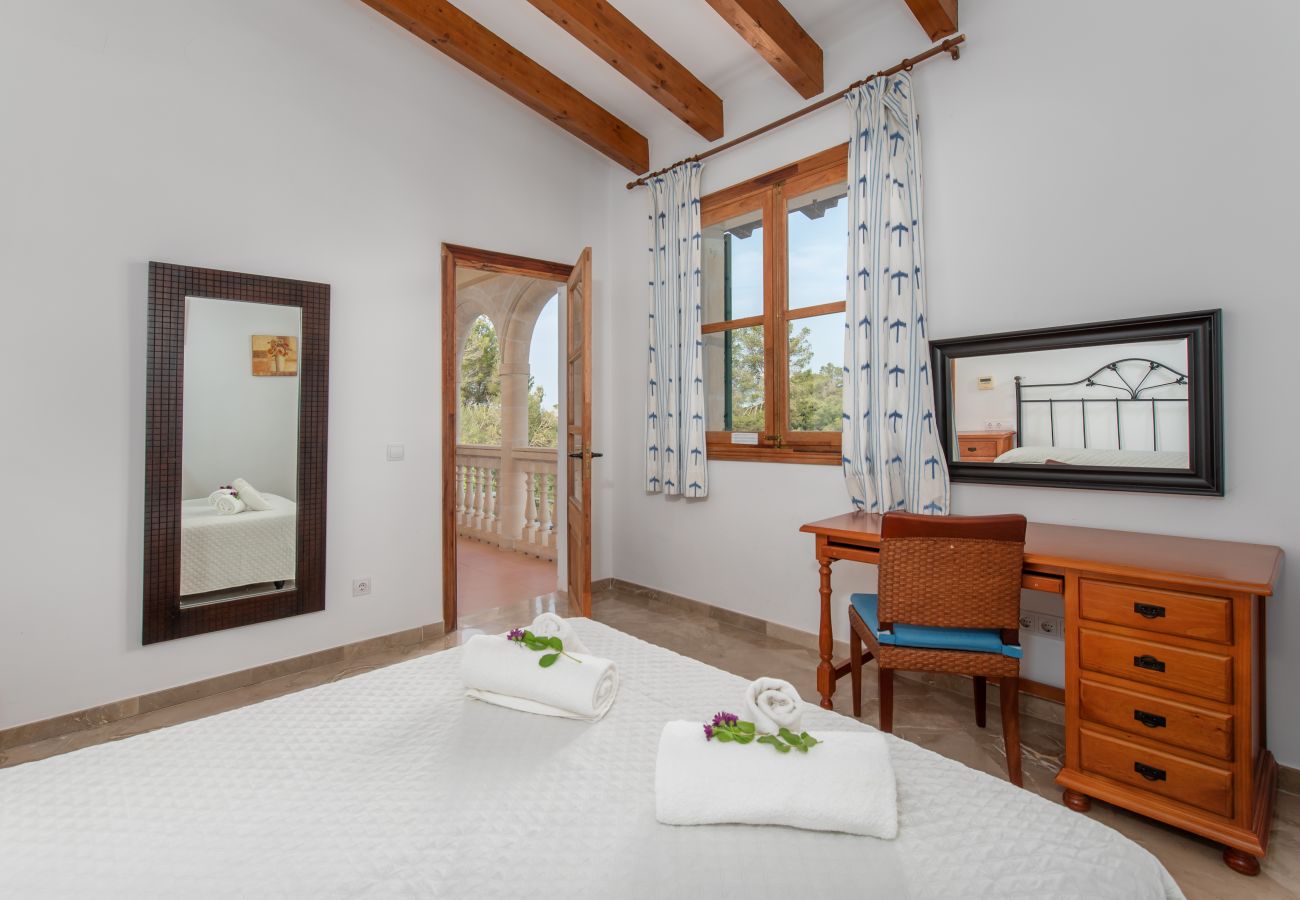 Country house in Petra - Rural finca Son Capellet in Majorca with swimming pool and barbecue