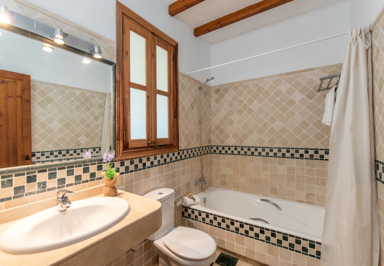 Country house in Petra - Rural finca Son Capellet in Majorca with swimming pool and barbecue