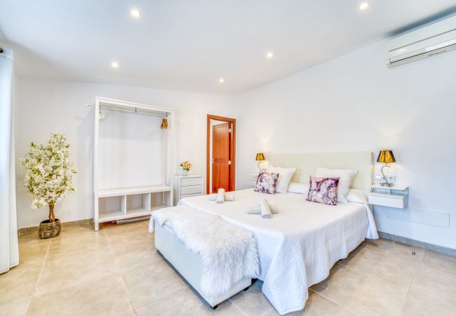 House in Sa Pobla - Villa Placeta in Mallorca with swimming pool and barbecue House in Sa Pobla - Villa Placeta in Mallorca with swimming pool and barbecue