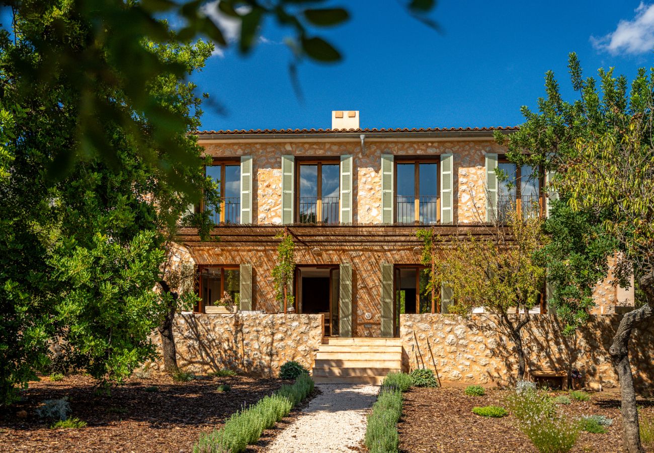 Rural holiday farmhouse surrounded by nature in Selva
