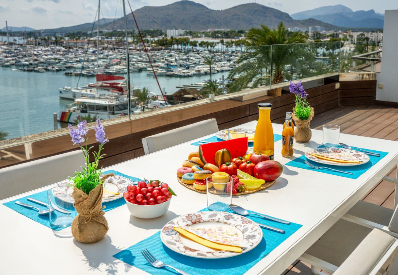 Apartment in Puerto de Alcudia - Blue Blue Apartment in front line of Alcudia harbor	