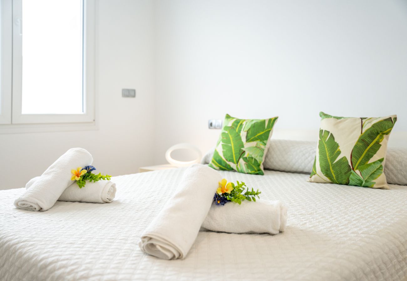 Apartment in Puerto de Alcudia - Blue Blue Apartment in front line of Alcudia harbor	