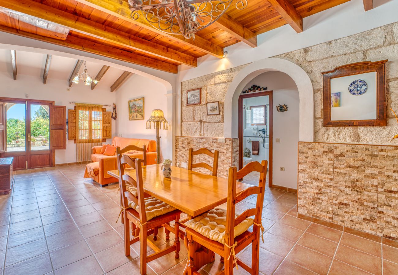 Country house in Llubi - Finca with pool Can Pintat in Mallorca