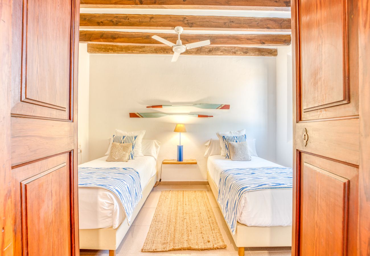 Country house in Pollensa - Finca in front of the sea, Can Cuarassa, Pollensa.