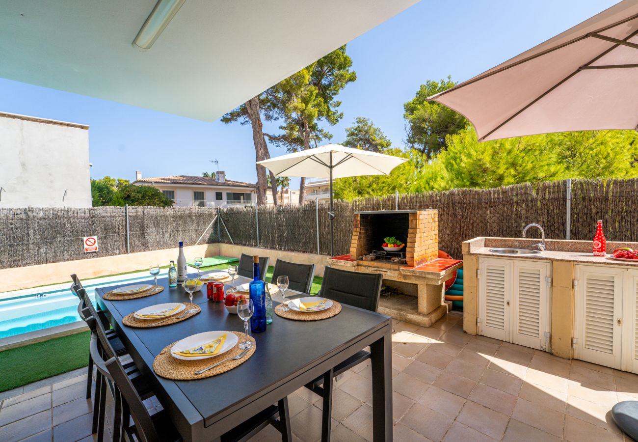House with terrace and barbecue in Playa de Alcudia