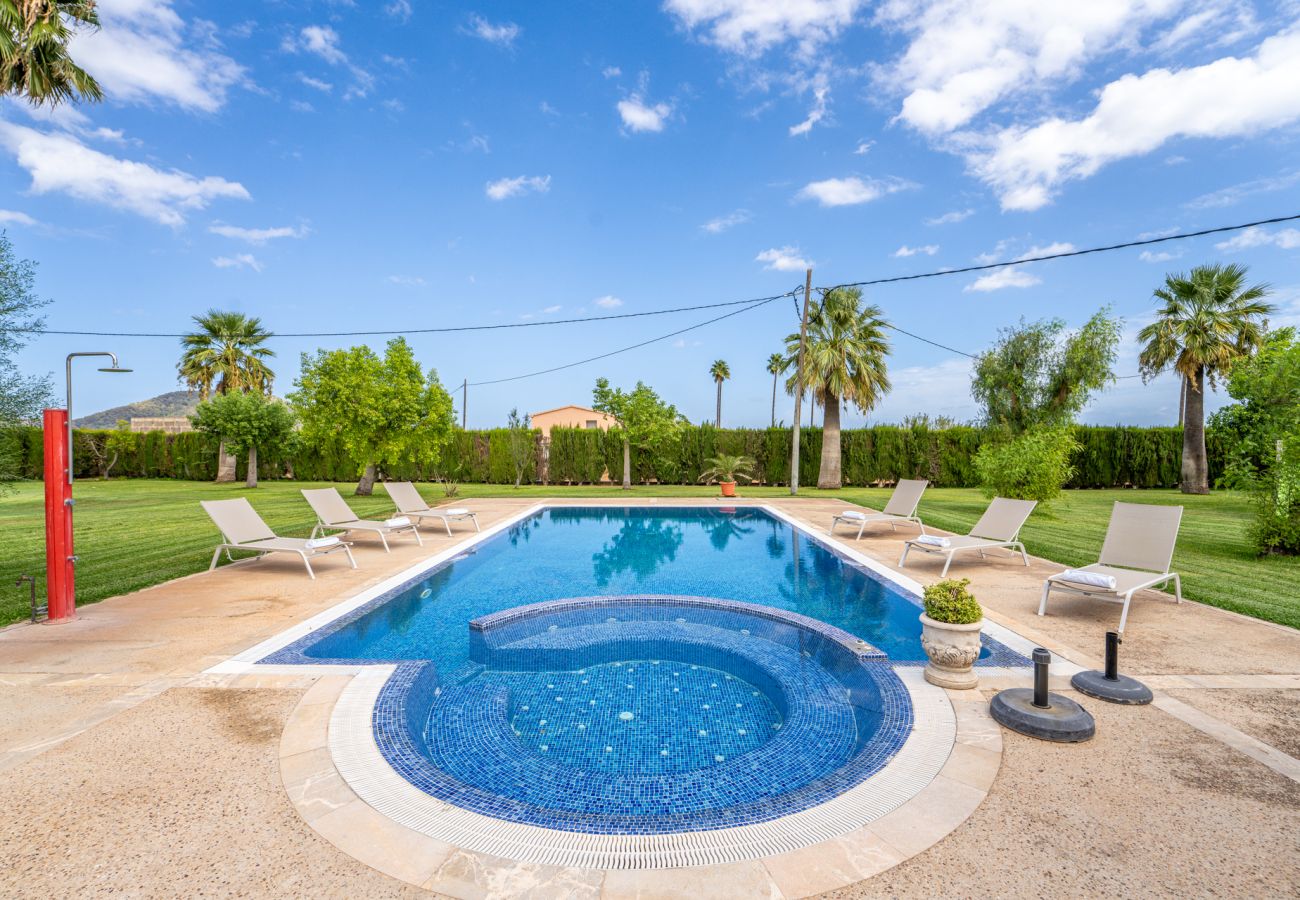 Chalet in Sa Pobla - Finca with pool and jacuzzi in Son Crestes, Sa Pobla